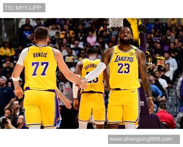 2020年NBA总决赛湖人与热火的激烈对决与历史意义分析